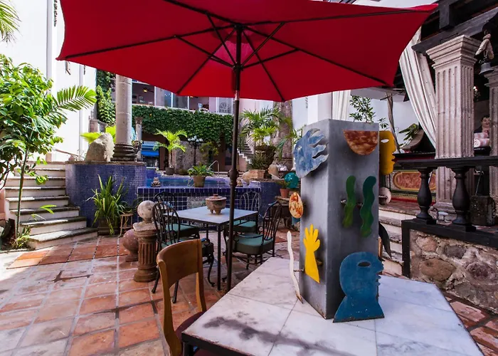 Garlands Del Rio Riverside Boutique Hotel