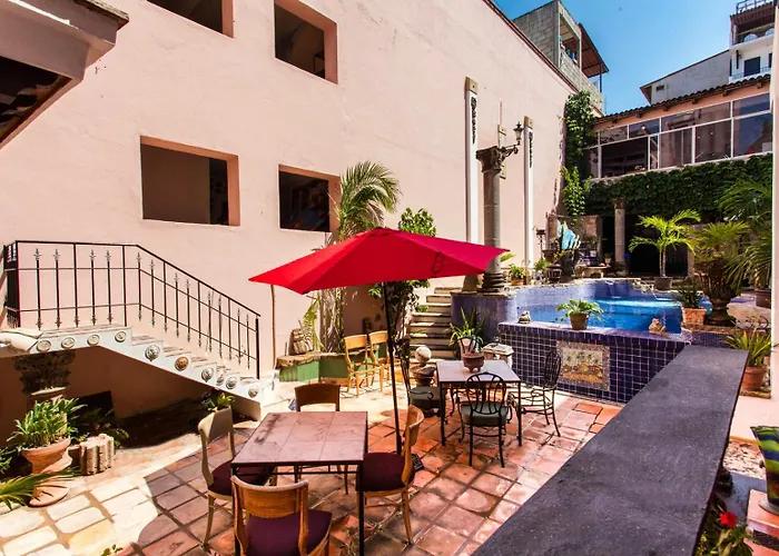 Garlands Del Rio Riverside Boutique Hotel